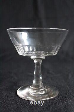 10 anciennes coupes à champagne en verre taillé modèle Mirabeau, hauteur 10 cm