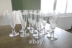 10 anciennes verres flûte à champagne en cristal Baccarat ou Saint Louis