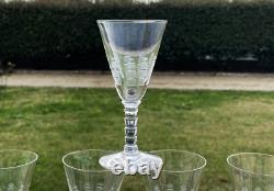 10 anciens verres à vin blanc ou porto gravés en cristal Saint Louis Baccarat