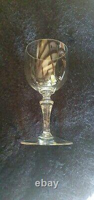 11 jolis verres à vin blanc anciens, Baccarat modèle Normandie (hauteur 12.5 cm)