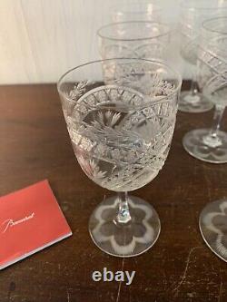 12 verres à vin ancien modèle taillé et gravé cristal Baccarat (prix à la pièce)