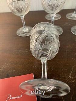 12 verres à vin ancien modèle taillé et gravé cristal Baccarat (prix à la pièce)