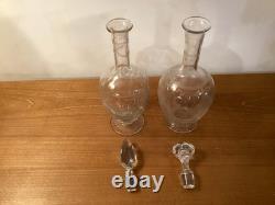 2 anciennes Carafe à Vin En Cristal De Baccarat gravé 19 ème numérotées