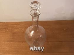 2 anciennes Carafe à Vin En Cristal De Baccarat gravé 19 ème numérotées