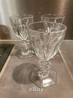 3 verres a vin anciens en cristal de Baccarat, modèle Harcourt