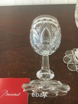 4 Verres à vin blanc ancien modèle en cristal de Baccarat (prix à la pièce)