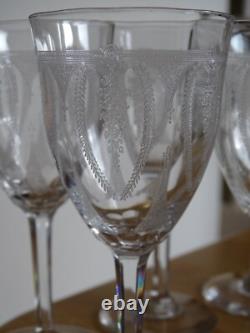 6 ANCIENS VERRES A VIN FINE GRAVURE SUR UN FIN CRISTAL ht 13,5 cm