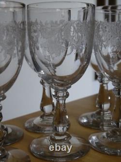 6 ANCIENS VERRES A VIN ROUGE MODELE BELLE GRAVURE FLORALE ht 13,5 cm