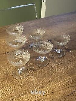 6 anciennes coupe à champagne en cristal gravé de Saint Louis ou Baccarat