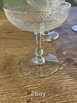 6 anciennes coupe à champagne en cristal gravé de Saint Louis ou Baccarat