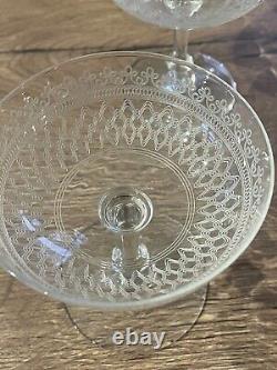 6 anciennes coupe à champagne en cristal gravé de Saint Louis ou Baccarat