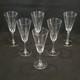 6 anciennes fl&ucirc;tes &agrave; champagne en cristal taill&eacute;