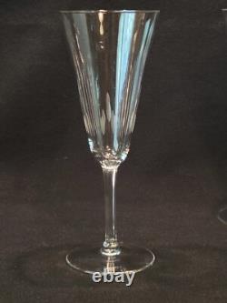 6 anciennes flûtes à champagne en cristal taillé