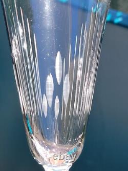 6 anciennes flûtes à champagne en cristal taillé