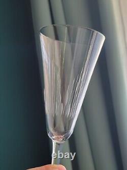 6 anciennes flûtes à champagne en cristal taillé