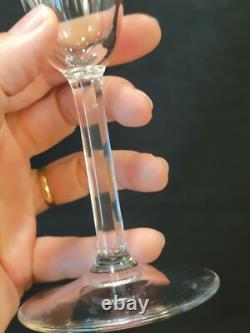 6 anciennes flûtes à champagne en cristal taillé