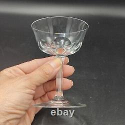6 verres anciens à liqueur petites coupes avec facettes en cristal de Baccarat