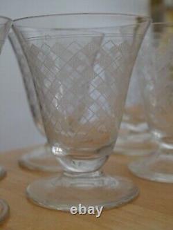 7 ANCIENS VERRES A LIQUEUR ART DECO EN CRISTAL STYLE BACCARAT ht 6,2 cm