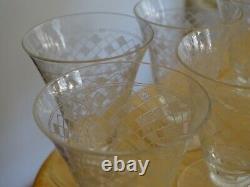 7 ANCIENS VERRES A LIQUEUR ART DECO EN CRISTAL STYLE BACCARAT ht 6,2 cm
