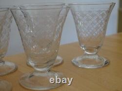 7 ANCIENS VERRES A LIQUEUR ART DECO EN CRISTAL STYLE BACCARAT ht 6,2 cm