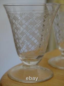 7 ANCIENS VERRES A LIQUEUR ART DECO EN CRISTAL STYLE BACCARAT ht 6,2 cm