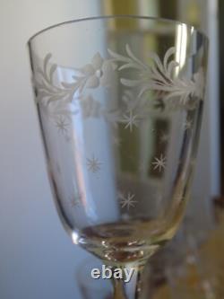 7 ANCIENS VERRES A VIN ROUGE OU BLANC CRISTAL QUALITE STYLE NAPOLEON III étoiles 7 ANCIENS VERRES A VIN ROUGE OU BLANC CRISTAL QUALITE STYLE NAPOLEON III étoiles