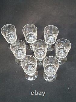 8 Anciens Verres A Vin En Cristal De Baccarat Taillé Gravure 10742