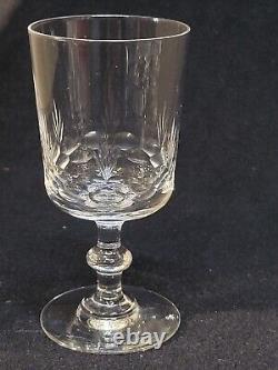 8 Anciens Verres A Vin En Cristal De Baccarat Taillé Gravure 10742