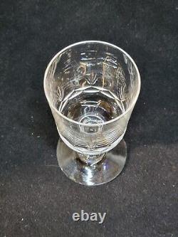 8 Anciens Verres A Vin En Cristal De Baccarat Taillé Gravure 10742