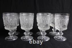 8 anciens verres à vin en verre pressé moulé, décor médaillon, hauteur 13.5 cm