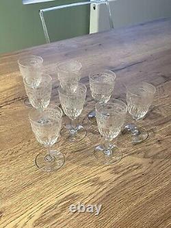 8 anciens verres à vin rouge en cristal gravé taillé Saint Louis ou Baccarat