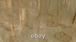 9 VERRES A VIN ANCIEN EN VERRE MODELE MIRABEAU FIN 19 ème