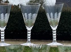 9 anciennes flutes à Champagne gravées en cristal Saint Louis Baccarat