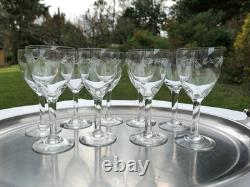 9 verres à vin anciens en cristal taillé ciselé, décor floral