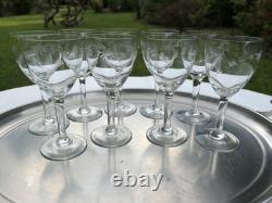 9 verres à vin anciens en cristal taillé ciselé, décor floral