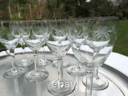 9 verres à vin anciens en cristal taillé ciselé, décor floral