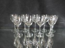 9 verres à vin anciens en cristal taillé ciselé, décor floral