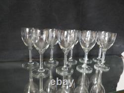 9 verres à vin anciens en cristal taillé ciselé, décor floral