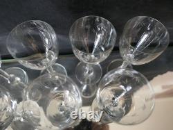 9 verres à vin anciens en cristal taillé ciselé, décor floral