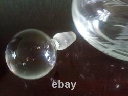 AIGUIERE CARAFE ANCIENNE Verre cristal gravé Feuillage & Fleurs BOUCHON BOULE