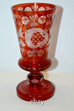 -ANCIEN CALICE CRISTAL de BOHEME ROUGE verre à pied collection vitrine religion