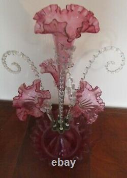 Ancien Canneberge Verre Grand Epergne cranberry glass victorian in vg condition