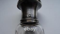 Ancien Petit Flacon A Alcool(melisse) Avec Son Petit Gobelet Cristal Et Argent
