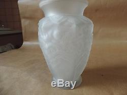 Ancien Vase Art Déco en verre Moulé Pressé Signé Muller Frères Lunéville