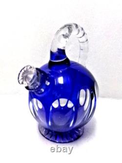 Ancien carafon à liqueur avec anse en cristal de Saint Louis