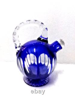 Ancien carafon à liqueur avec anse en cristal de Saint Louis