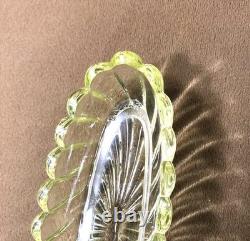 Ancien épinglier en ouraline / cristal jaune signé BACCARAT modèle BAMBOU