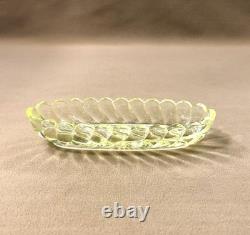 Ancien épinglier en ouraline / cristal jaune signé BACCARAT modèle BAMBOU