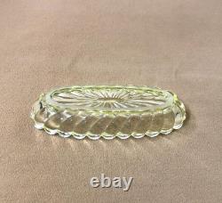 Ancien épinglier en ouraline / cristal jaune signé BACCARAT modèle BAMBOU