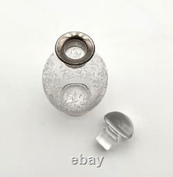 Ancien flacon à parfum ART DECO en cristal de BACCARAT modèle GOLFE JUAN 13,7 cm
